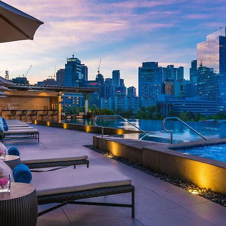 Discovery Primea Makati City Exterior photo The rooftop pool at the hotel