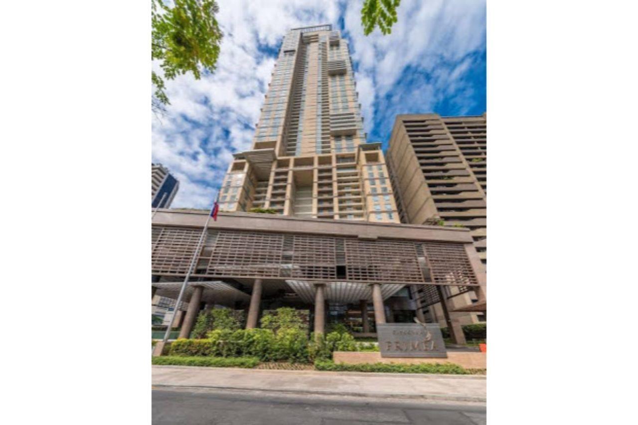Discovery Primea Makati City Exterior photo The Riverbank Centre