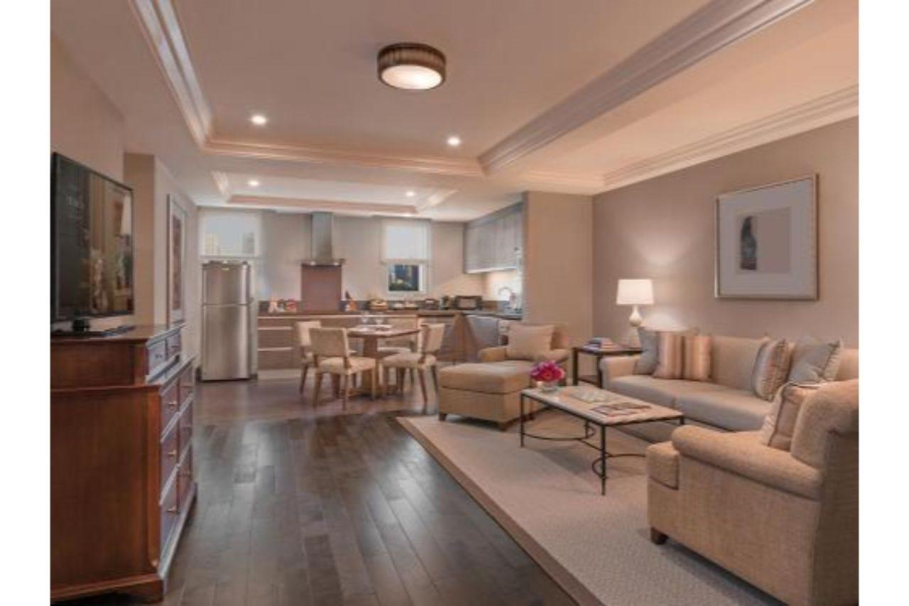 Discovery Primea Makati City Exterior photo A typical apartment at The Ritz-Carlton, Boston