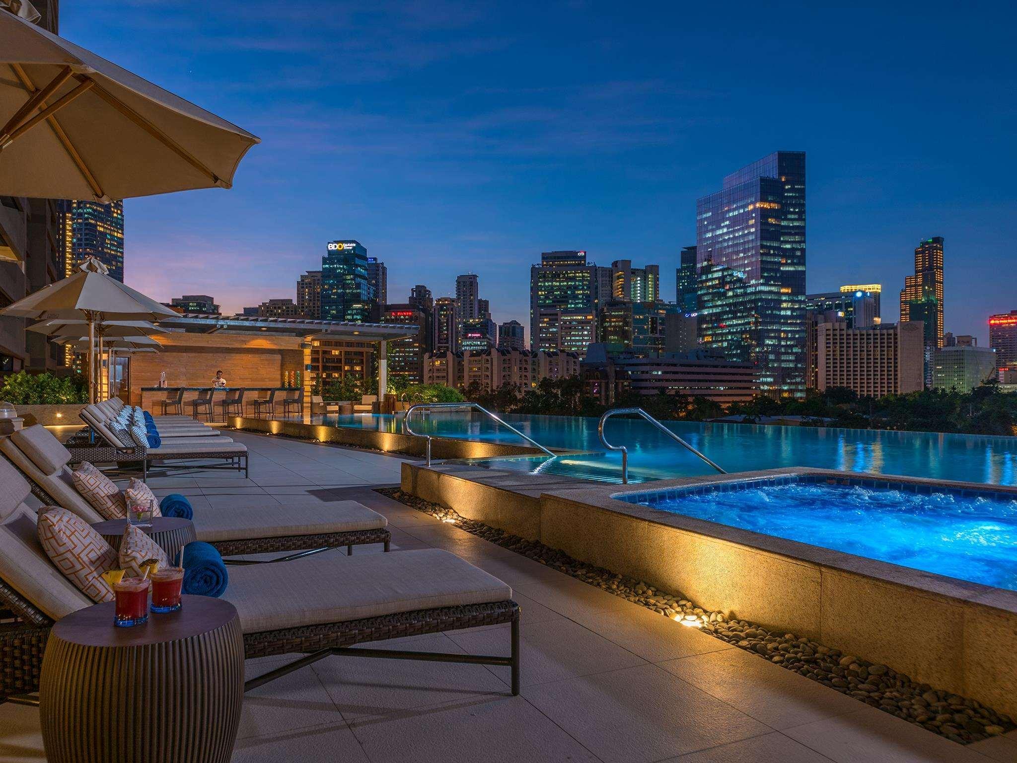 Discovery Primea Makati City Exterior photo The pool at the hotel
