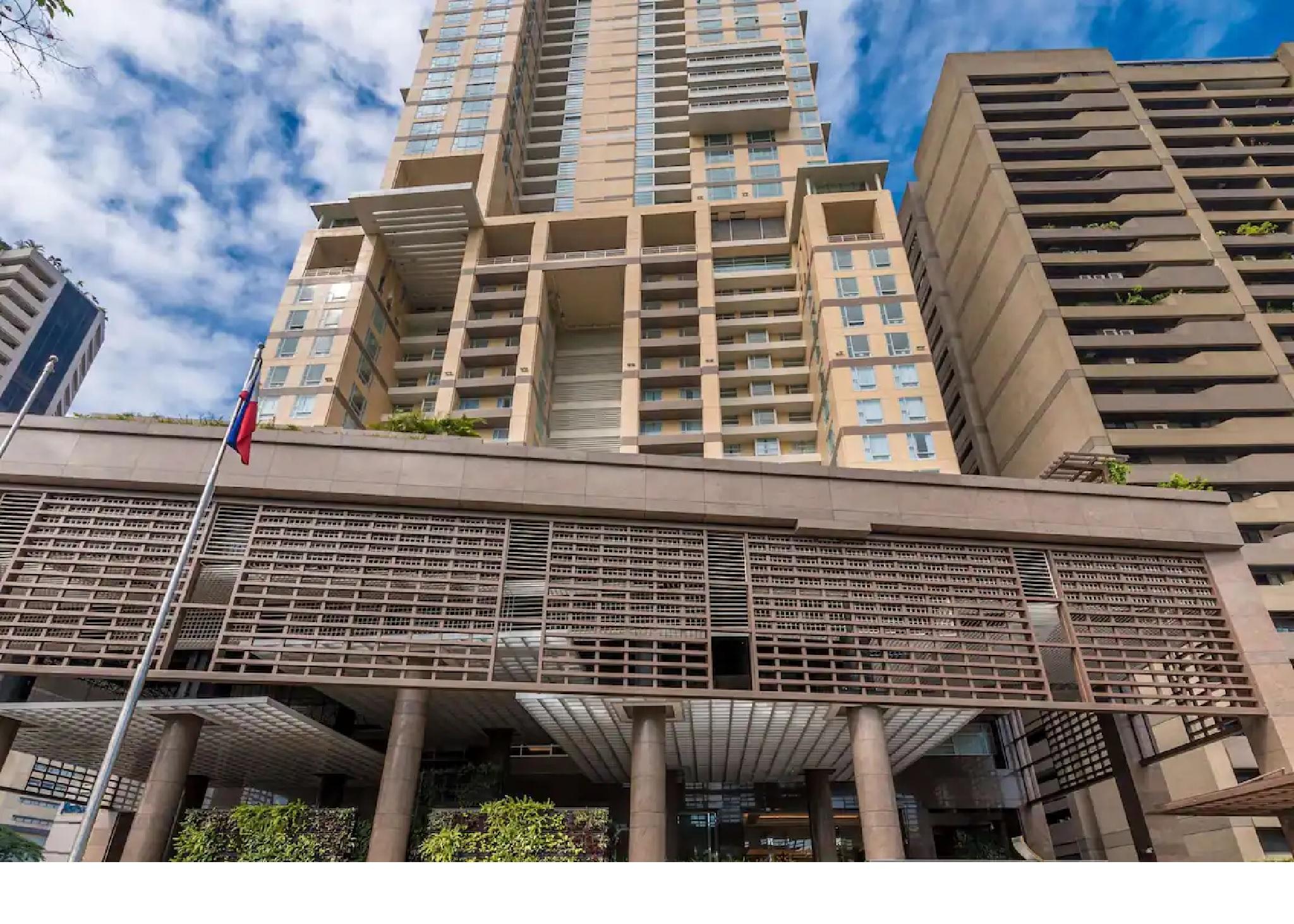 Discovery Primea Makati City Exterior photo The building's entrance