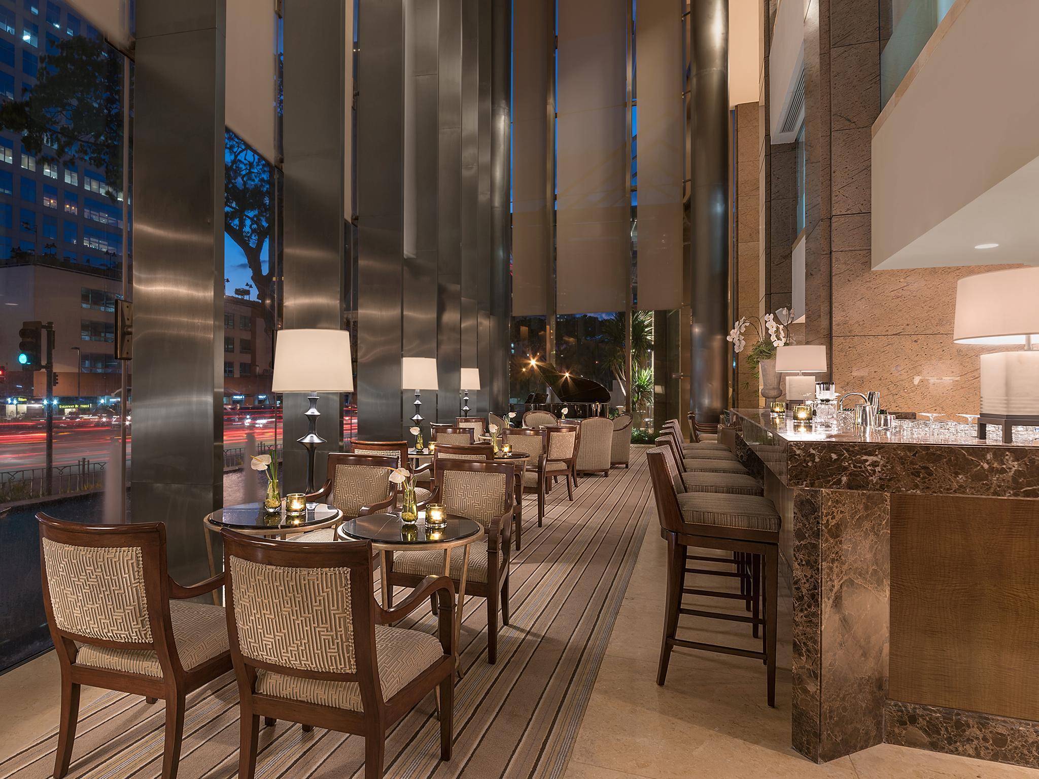 Discovery Primea Makati City Exterior photo The Bar