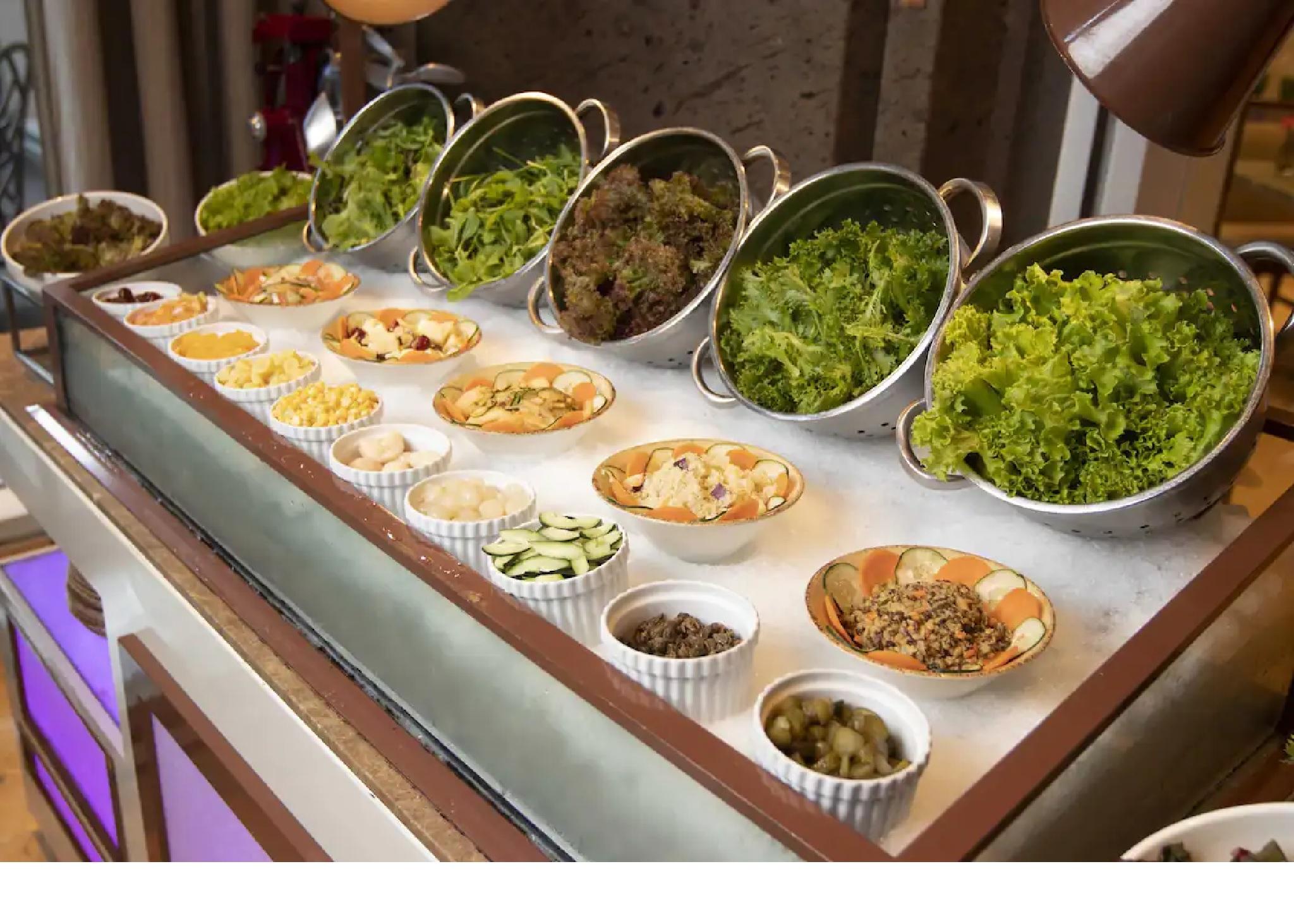 Discovery Primea Makati City Exterior photo A salad bar