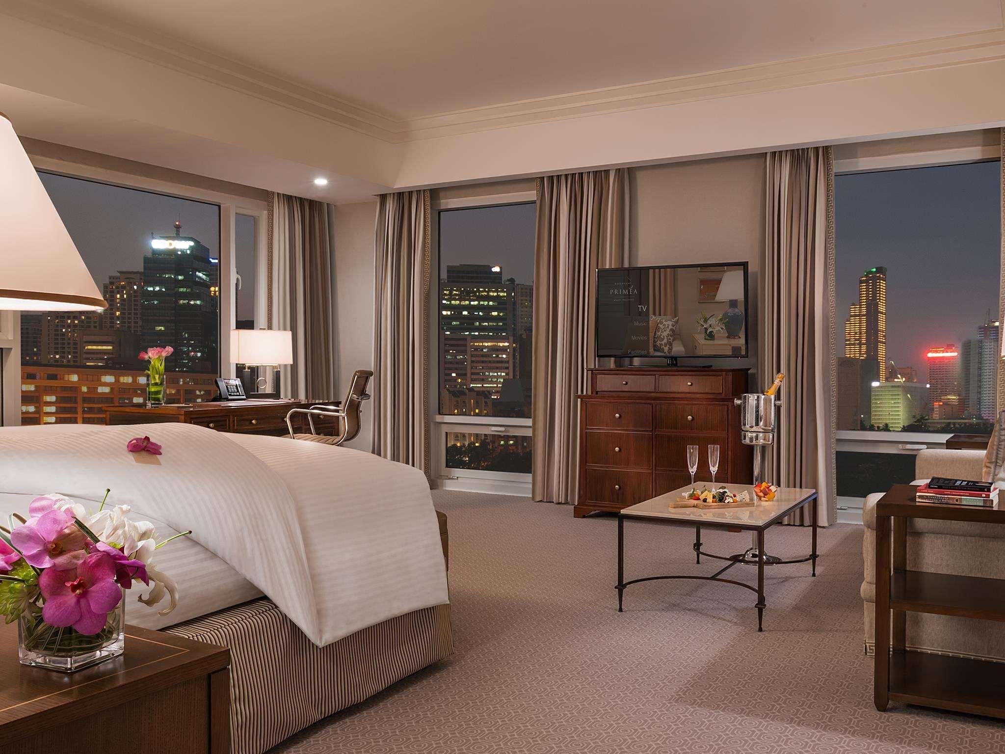 Discovery Primea Makati City Exterior photo A bedroom at the Mandarin Oriental New York