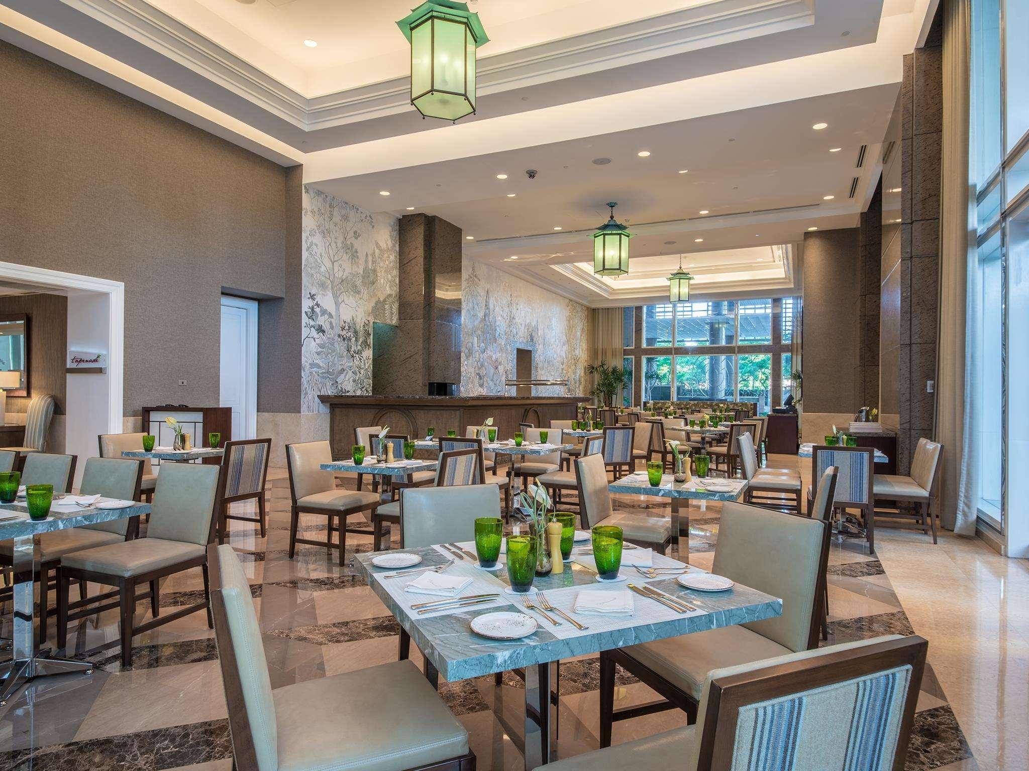 Discovery Primea Makati City Exterior photo The Terrace