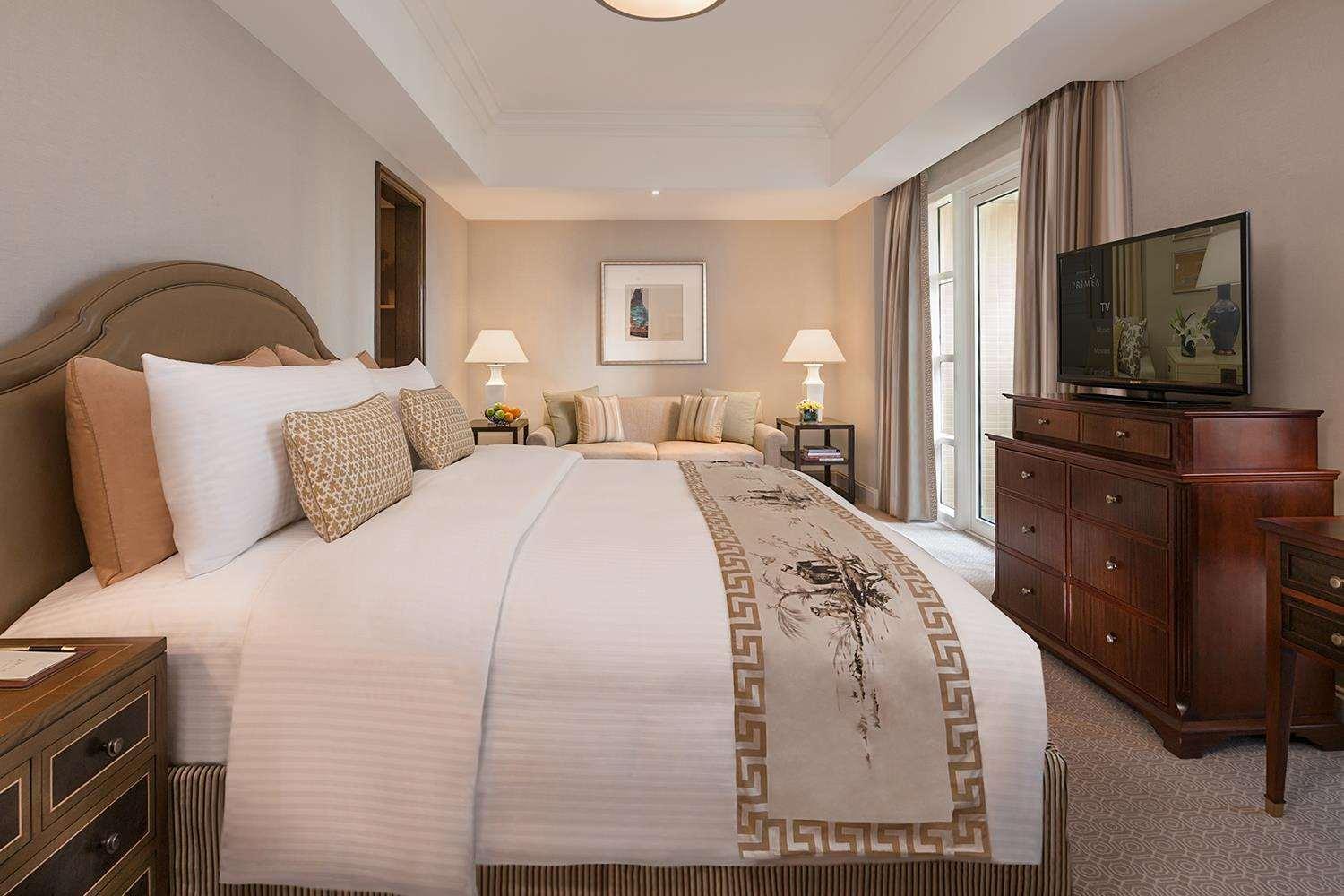 Discovery Primea Makati City Exterior photo A bedroom at the hotel