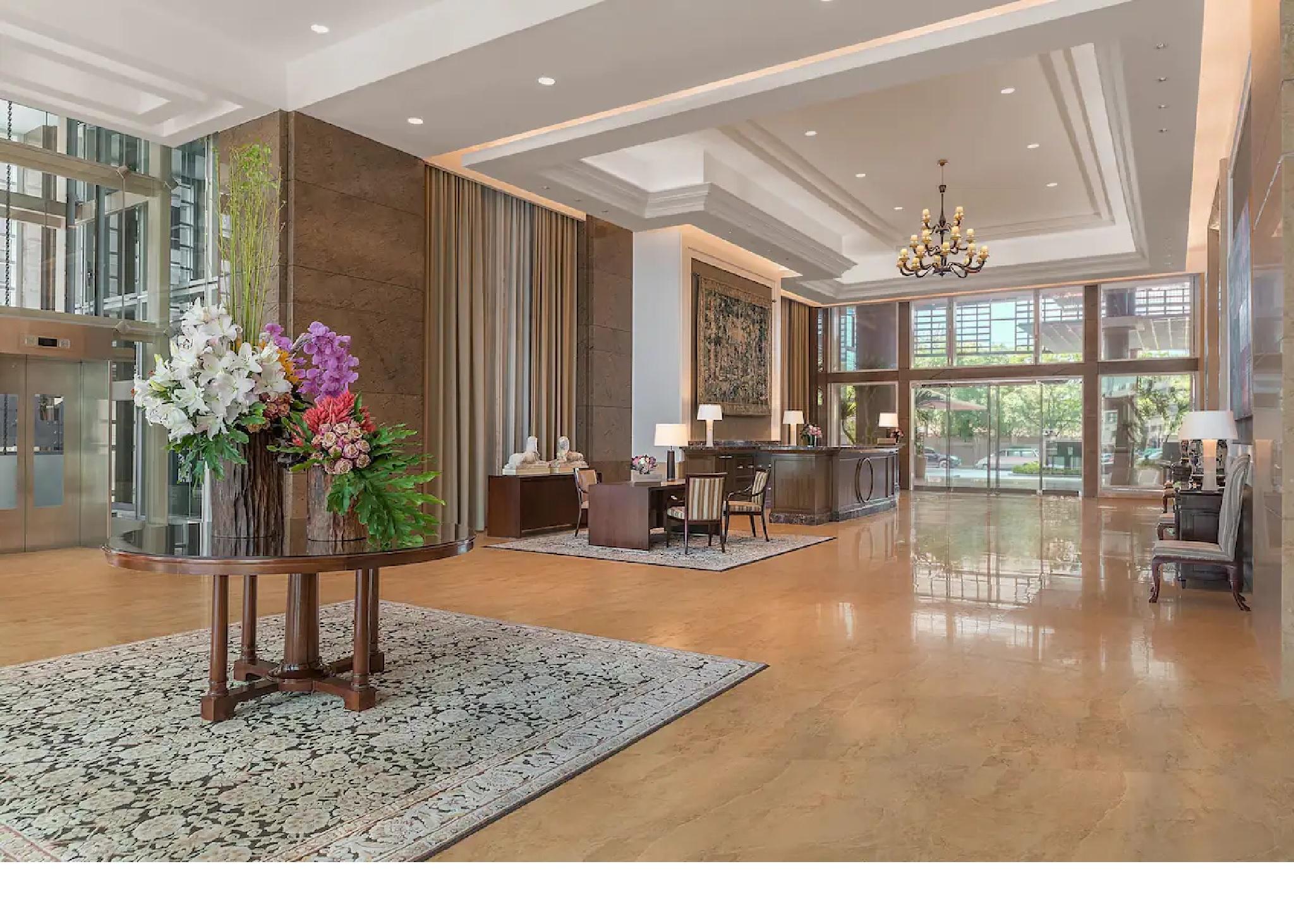 Discovery Primea Makati City Exterior photo Lobby
