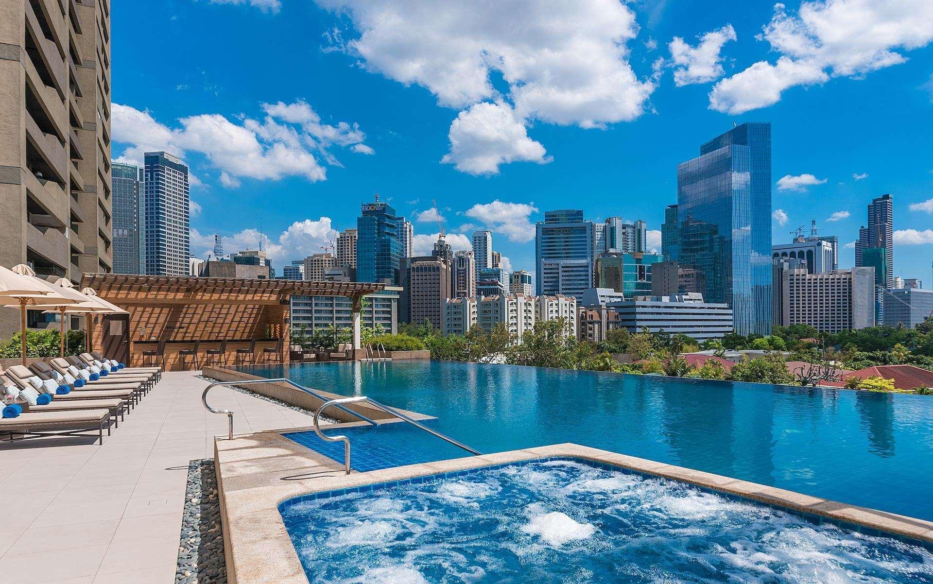 Discovery Primea Makati City Exterior photo View of the pool at the hotel
