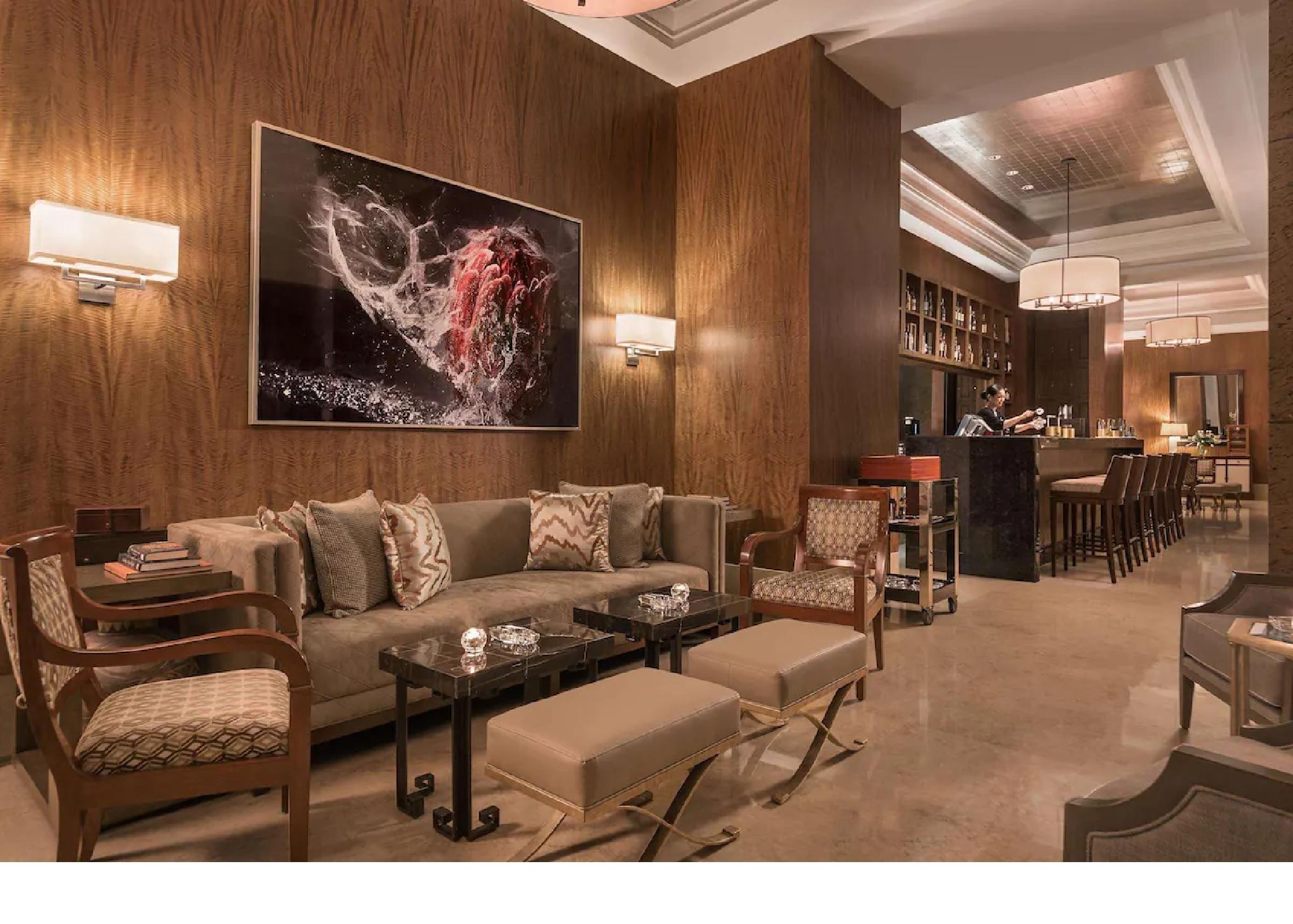 Discovery Primea Makati City Exterior photo The Lounge at the Four Seasons Hotel, Mumbai
