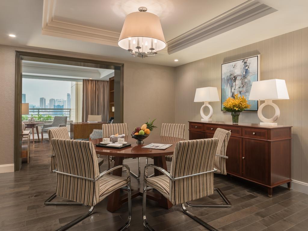 Discovery Primea Makati City Exterior photo A dining room