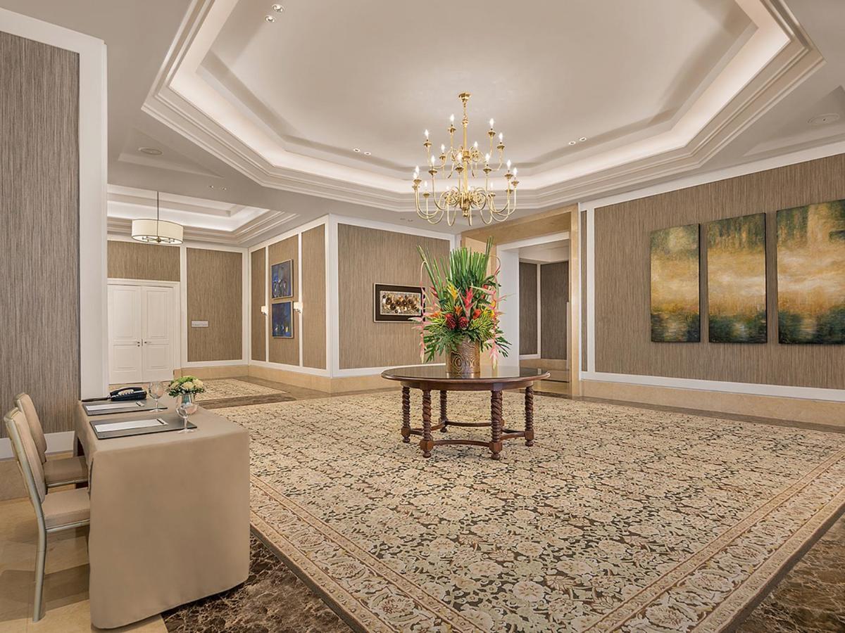 Discovery Primea Makati City Exterior photo The lobby of the Ritz-Carlton, Tysons Corner