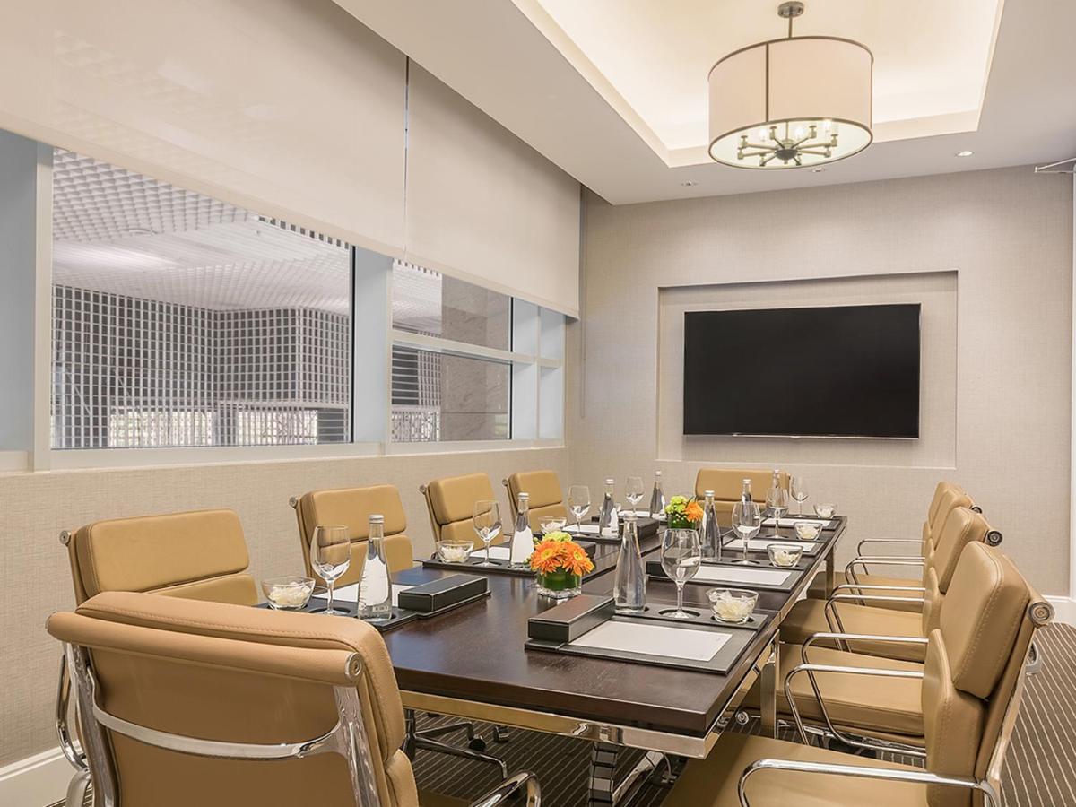 Discovery Primea Makati City Exterior photo Boardroom